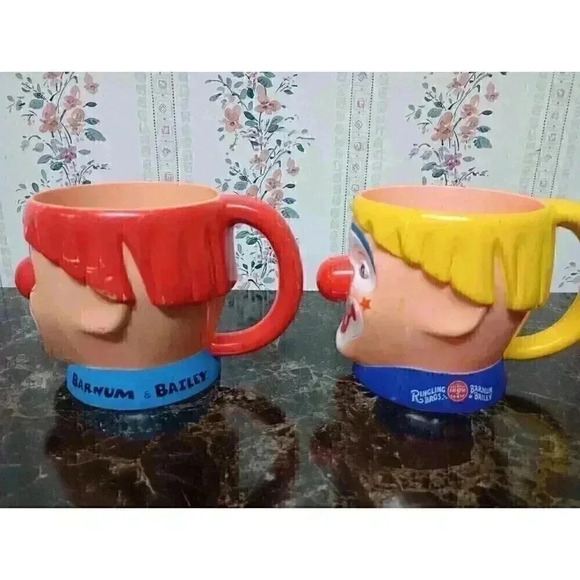 Ringling Bros Barnum and Bailey Circus Souvenir Clown Cups Mugs Set of 2 - Picture 4 of 9